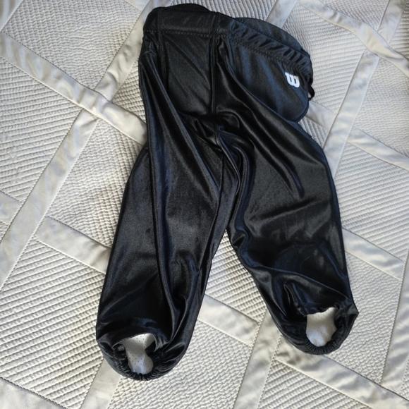 🔥5 FOR $25🔥Wilson Youth Padded Football Girdle, Size Small - Picture 5 of 7